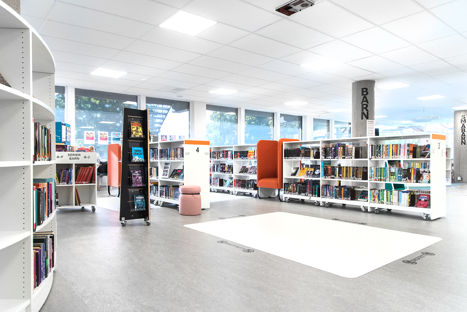 Quattro Display Tower